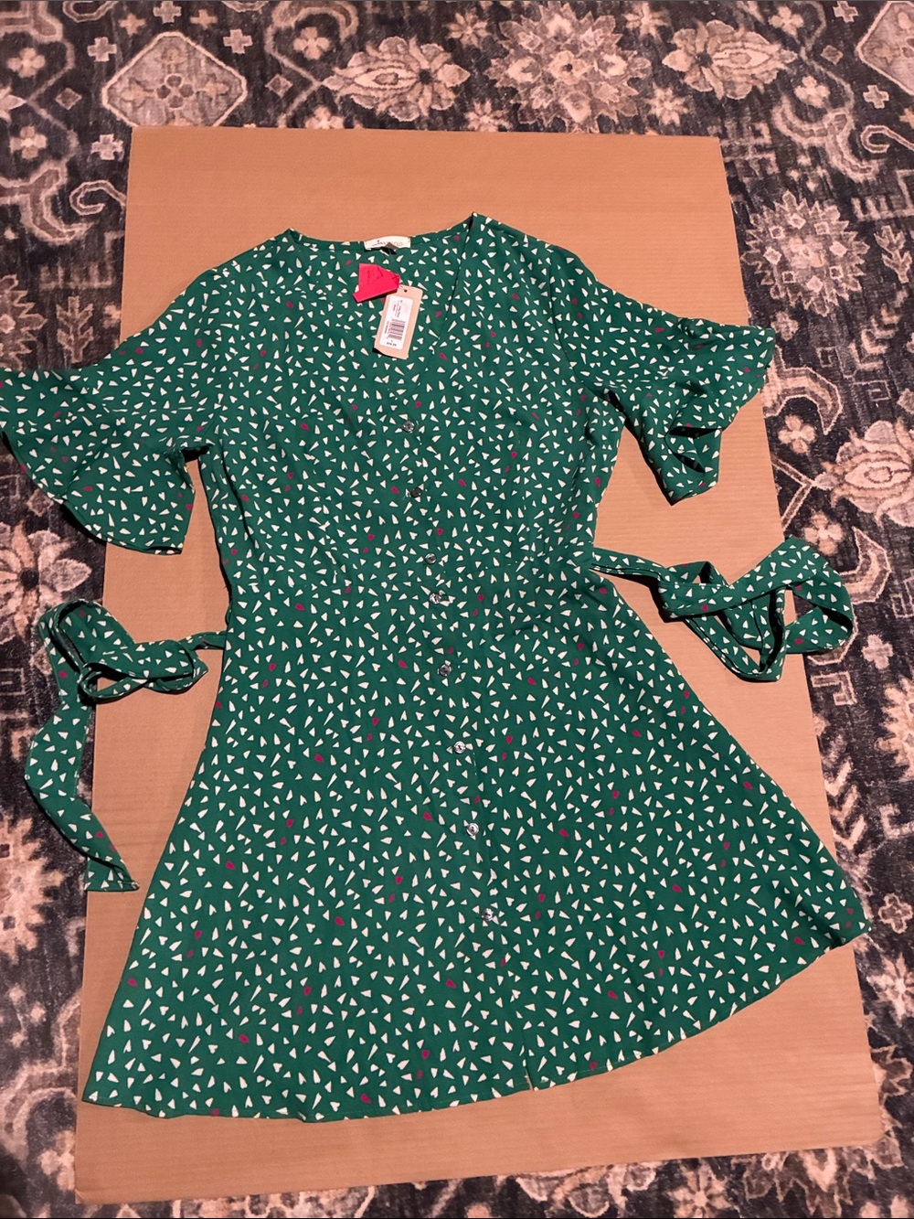 Green Short Sleeve Tie-Waist Dress with Triangle Print